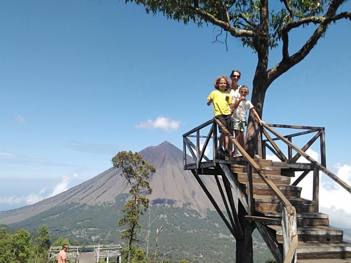 Arnolds Familly Homestay Bajawa Eksteriør bilde