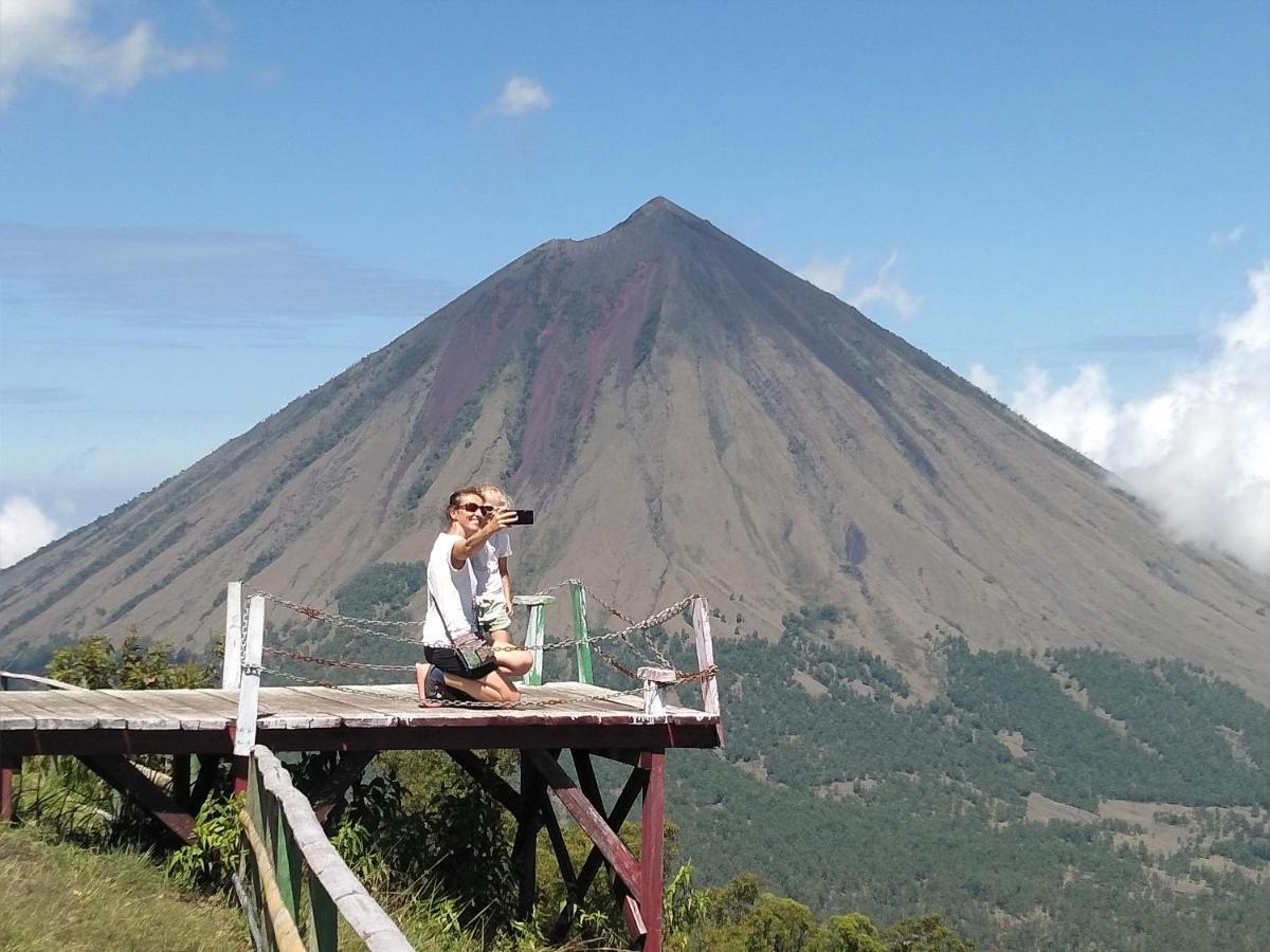 Arnolds Familly Homestay Bajawa Eksteriør bilde