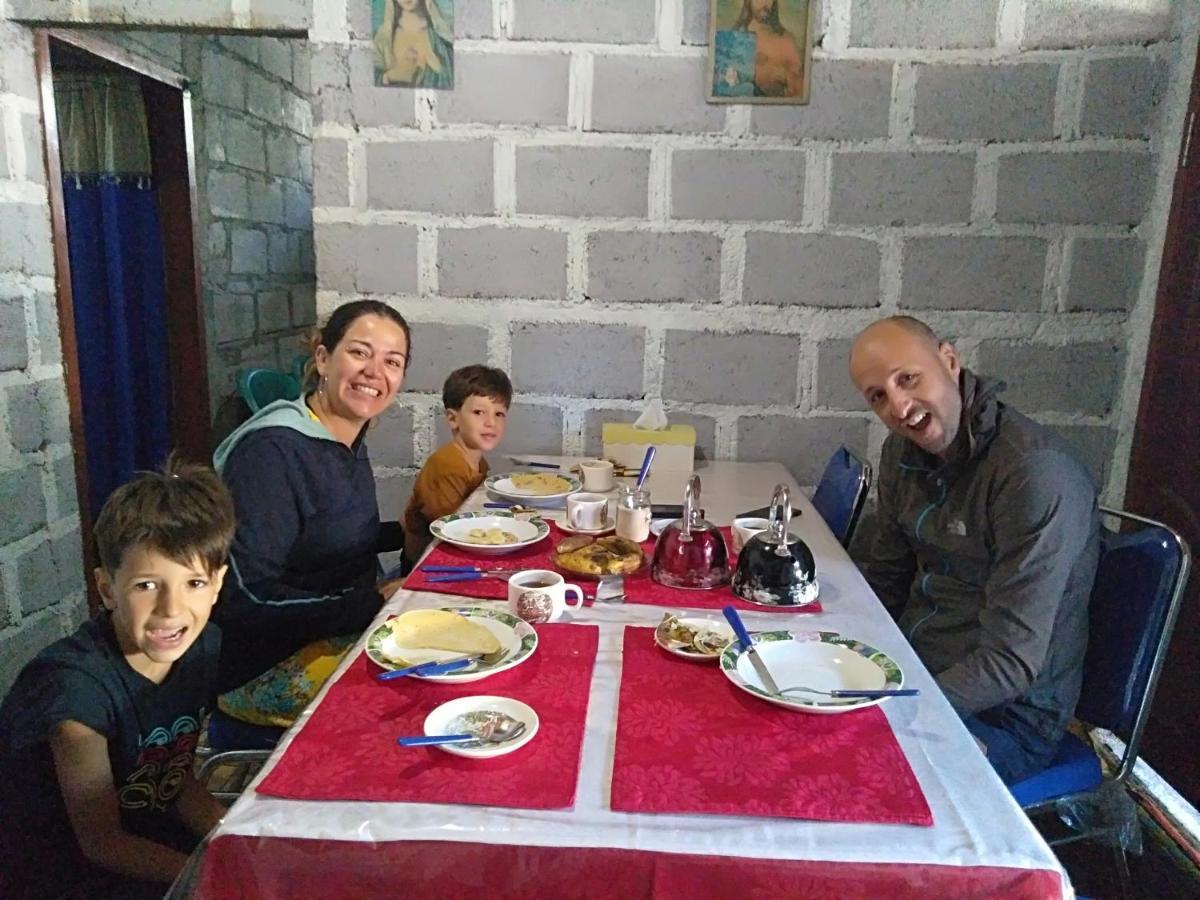 Arnolds Familly Homestay Bajawa Eksteriør bilde