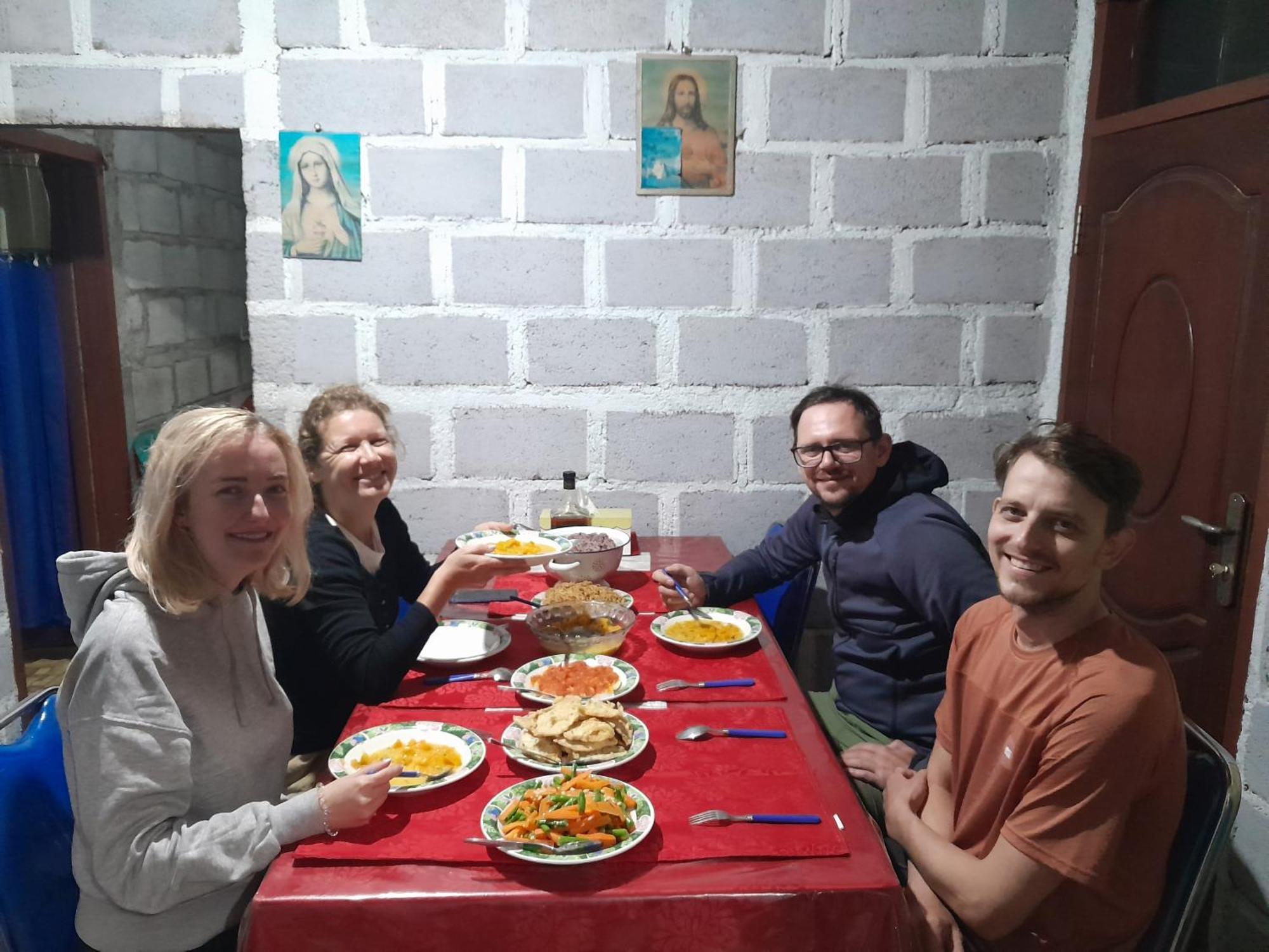 Arnolds Familly Homestay Bajawa Eksteriør bilde